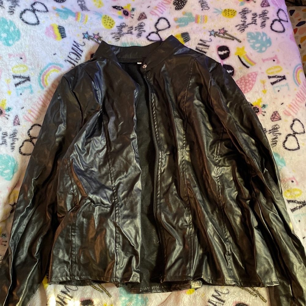 I am selling a leather jacket